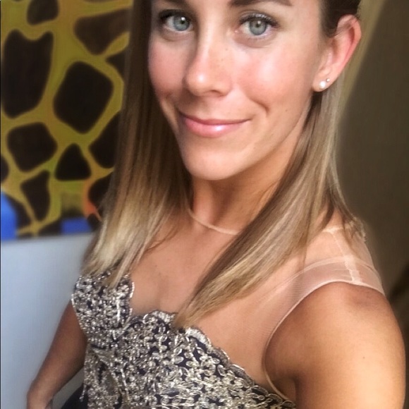 🏔 about me & my closet 🏕 - Picture 2 of 8